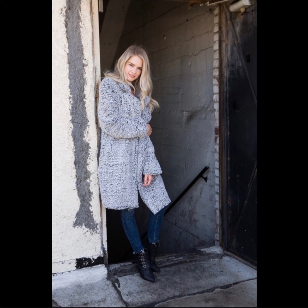 ✨LAST ONE✨Super Soft Two Tone Sherpa Long Coat - Picture 4 of 8
